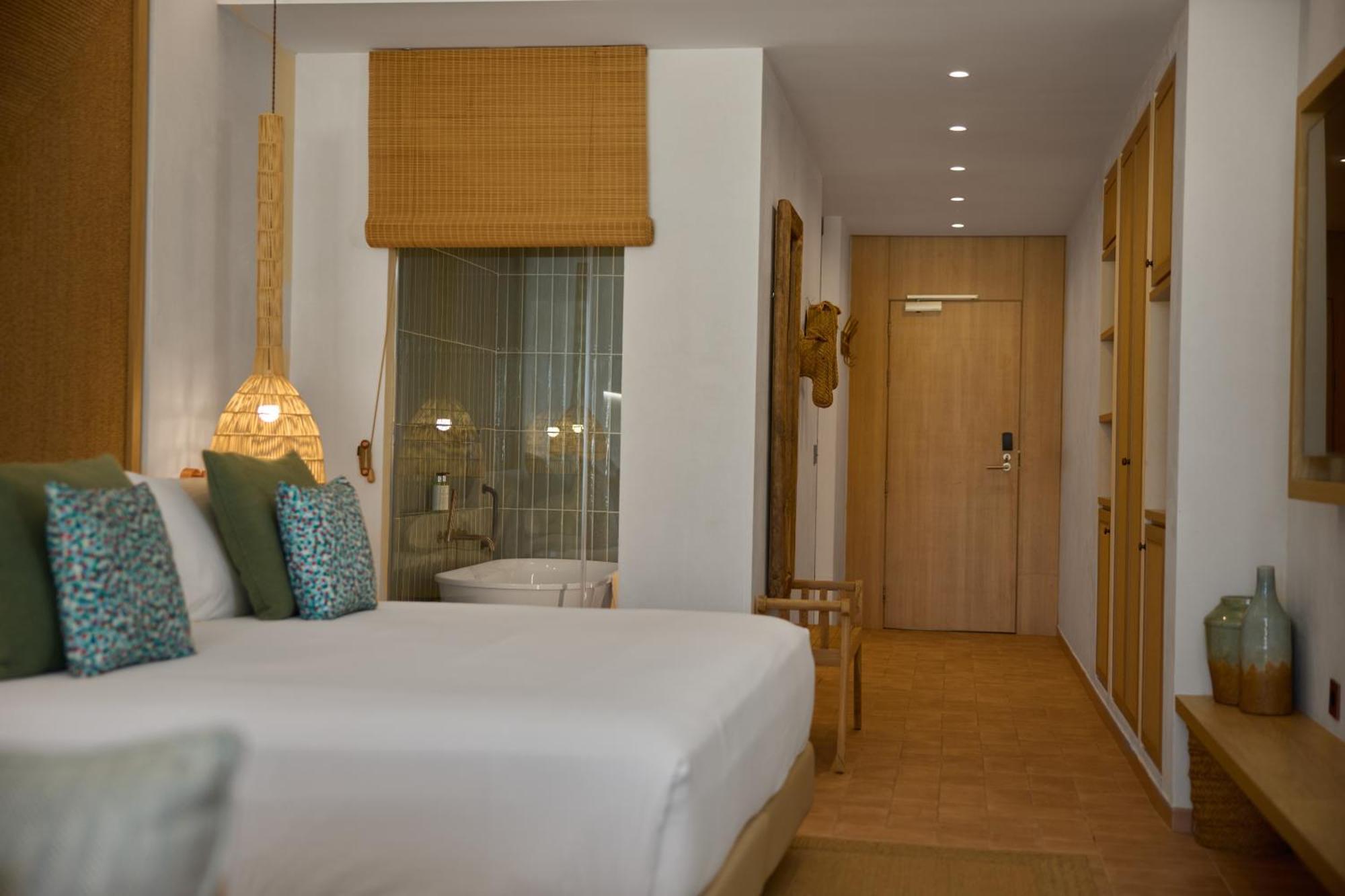 Cala San Miguel Ibiza Resort, Adults Only, Curio Collection By Hilton Port de Sant Miguel