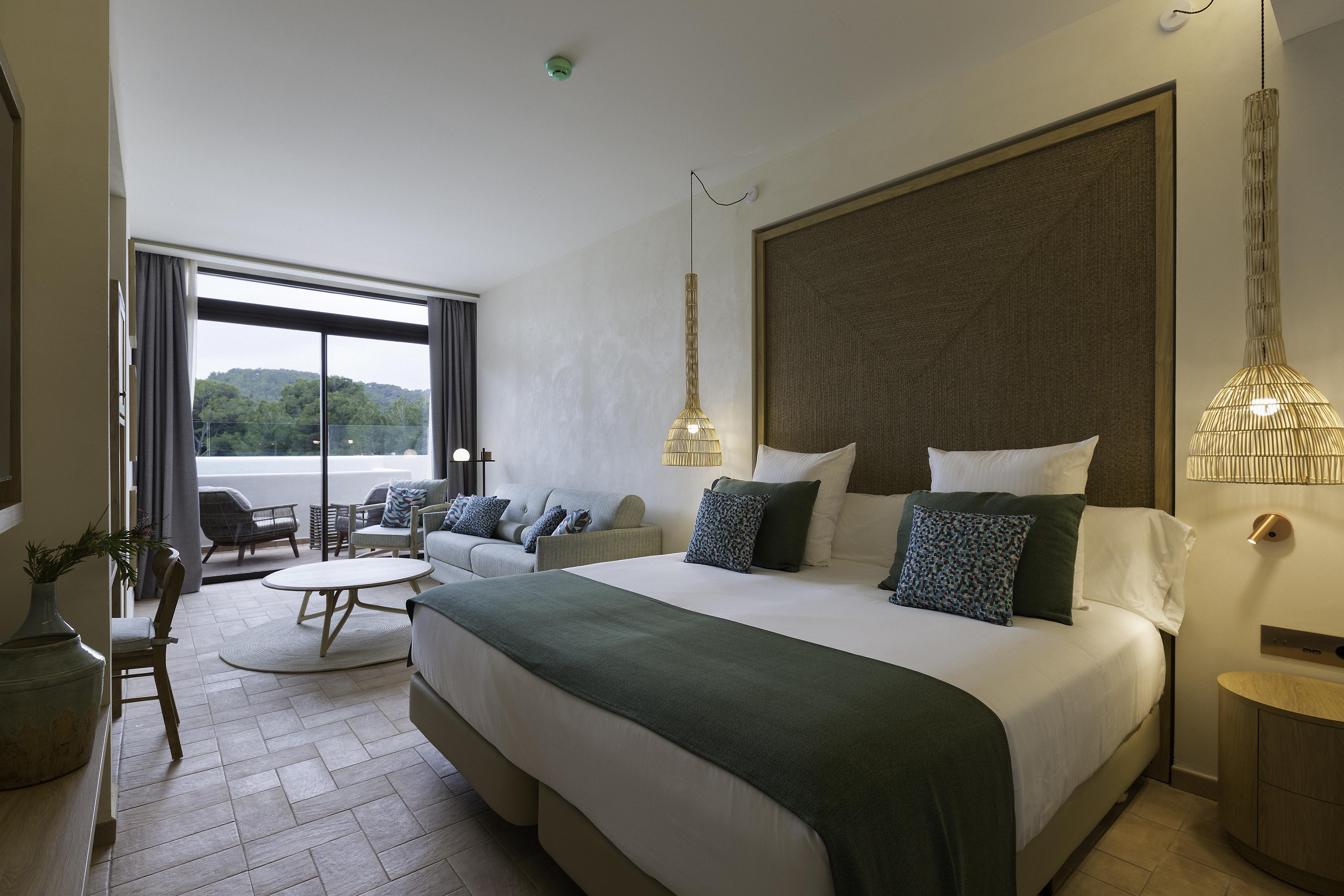 Hotel Cala San Miguel Ibiza Resort, Adults Only, Curio Collection By Hilton 5*