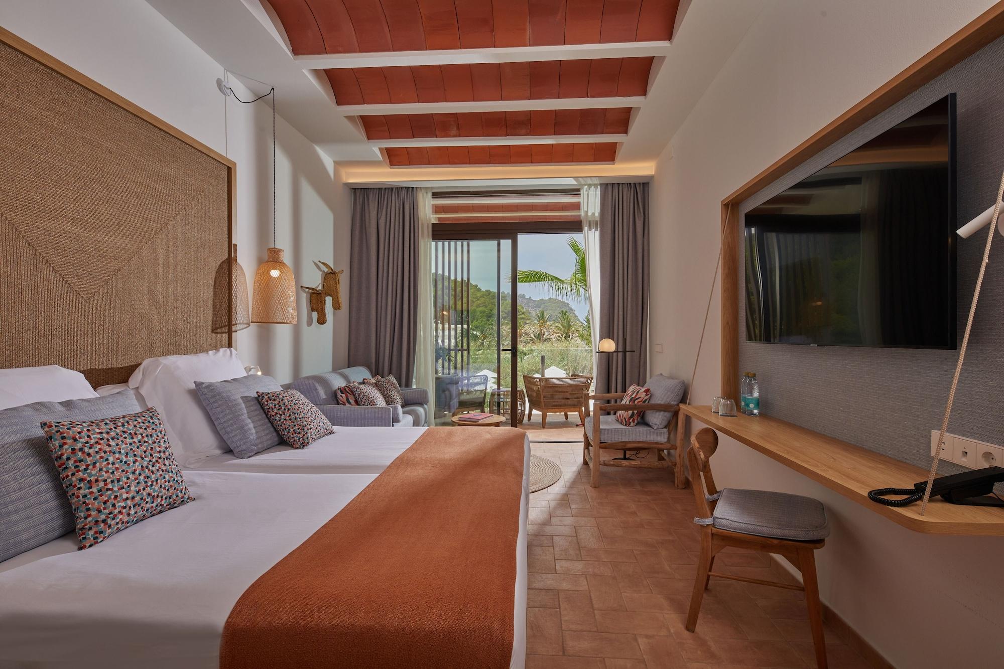 Cala San Miguel Ibiza Resort, Adults Only, Curio Collection By Hilton 5* Port de Sant Miguel
